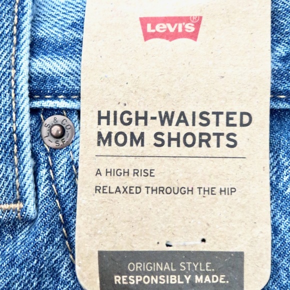 NEW! Levi"s High Waisted Mom Shorts Denim Jean Blue Medium Wash SZ 24W - Picture 15 of 16